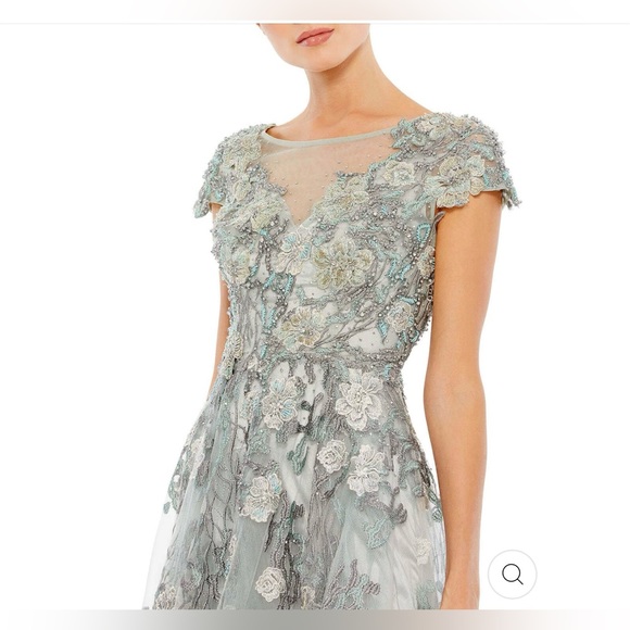 Mac Duggal Dresses & Skirts - Mac Duggal FLORAL EMBROIDERED SHORT SLEEVE GOWN Size 12, Style 20294